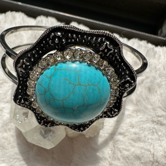 Turquoise Silver Bangle Bracelet - Picture 1 of 12